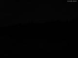 22 : 04