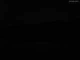 22 : 00