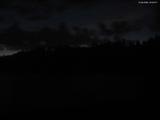 23 : 00