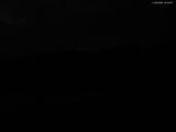 23 : 04
