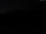 22 : 00