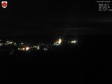 22 : 00