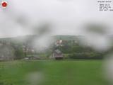 09 : 04