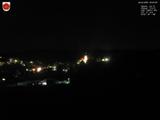 22 : 00