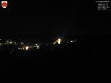 03 : 32