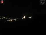 03 : 00