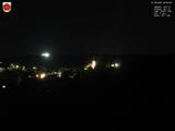 22 : 00
