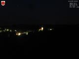 03 : 32