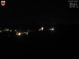 22 : 00