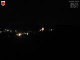 03 : 32