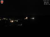 22 : 00