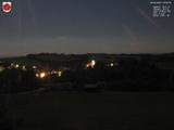 03 : 32