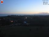 19 : 44