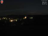 22 : 00