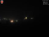 03 : 00