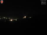 03 : 32