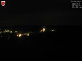 03 : 32