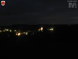 22 : 00