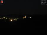 03 : 32