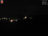 03 : 32