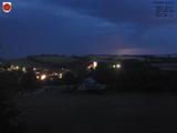 22 : 00