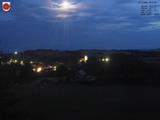 22 : 00