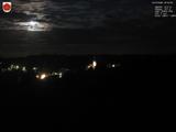 23 : 04