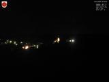 03 : 00