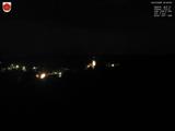 03 : 32