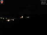 03 : 00