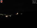 03 : 32