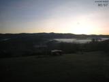 06 : 00