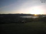 06 : 10