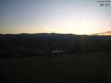 06 : 00