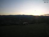 06 : 04