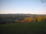 19 : 44