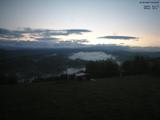 04 : 44