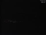 23 : 04
