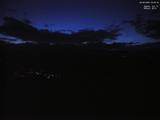 03 : 32