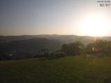 06 : 44