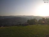 07 : 00