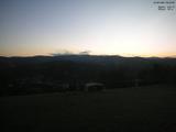 06 : 00