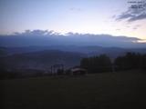 06 : 00