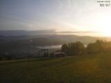 07 : 00