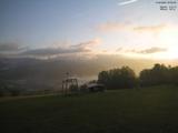 07 : 00