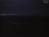 22 : 00