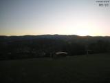 06 : 00