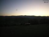 06 : 00