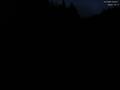 03 : 32