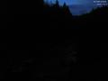 03 : 32